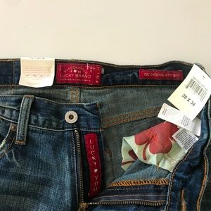 NWT - Lucky Brand 221 Straight Leg Jean 28 x 34